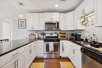 Building Photo - 2449 Lyndale Ave S