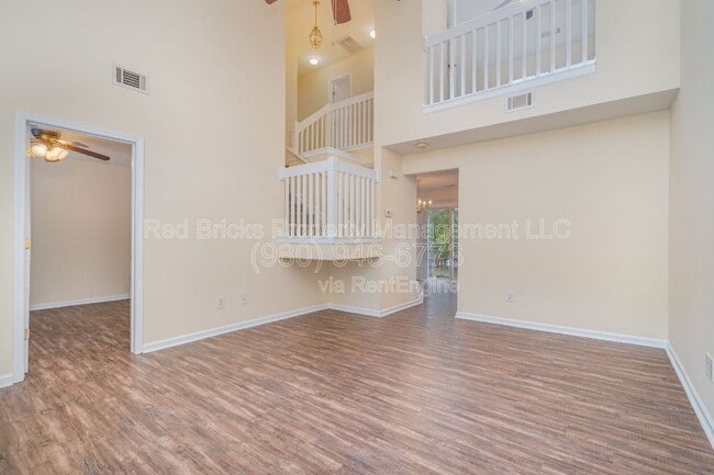 Building Photo - 16849 Greenlawn Hills Ct