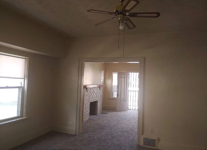 Building Photo - 3706 E 131st St