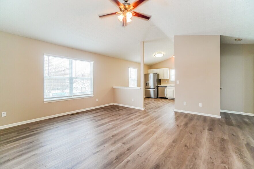 Building Photo - 4196 Salem Dr