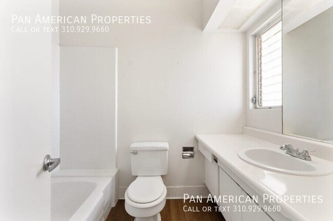 Building Photo - 817 Riverside Pl