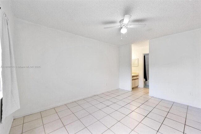 Building Photo - 9724 Hammocks Blvd