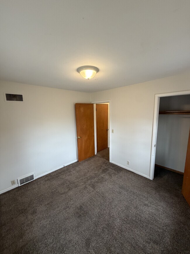 Building Photo - 922 San Pablo St