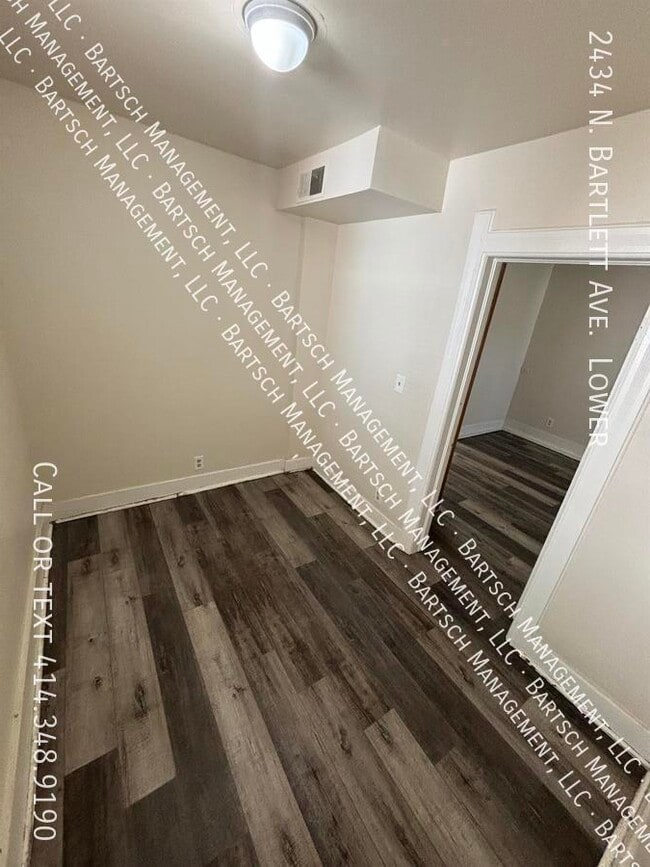 Building Photo - 2434 N Bartlett Ave