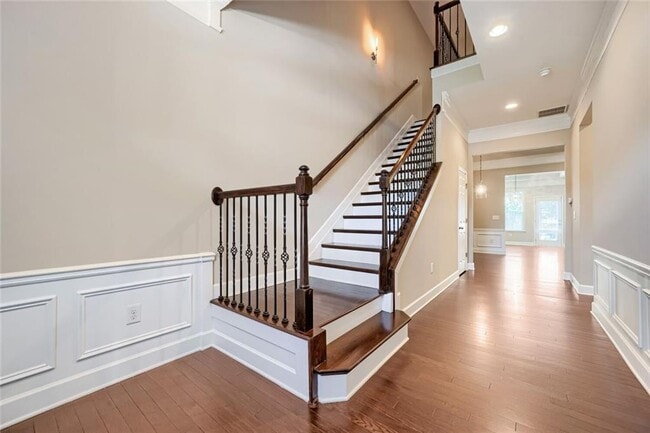 Building Photo - 2464 Norwood Dr SE