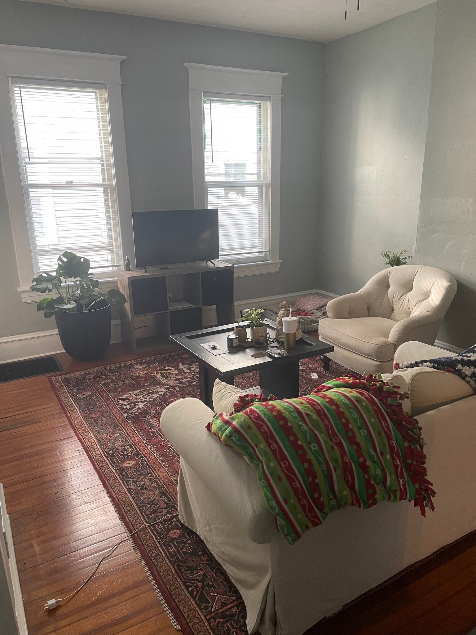 Building Photo - 422 Woods Ave SW