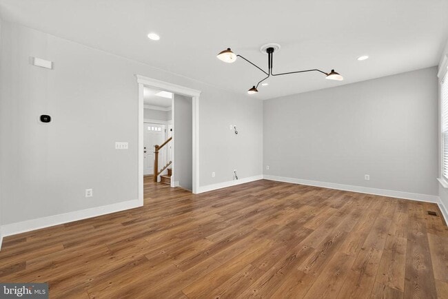 Building Photo - 513 Parkland Dr