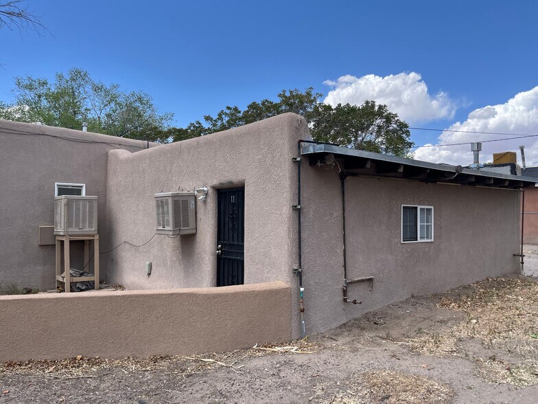 Building Photo - 1203 Barelas St SW