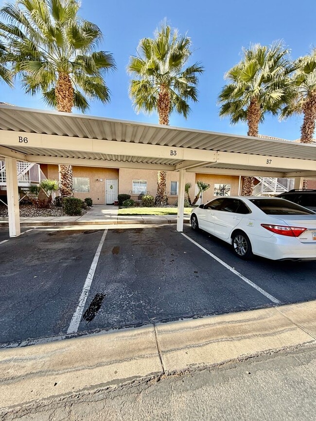 Building Photo - La Venita Condo #B3