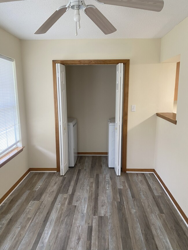 Building Photo - 852 Stonegate Ct