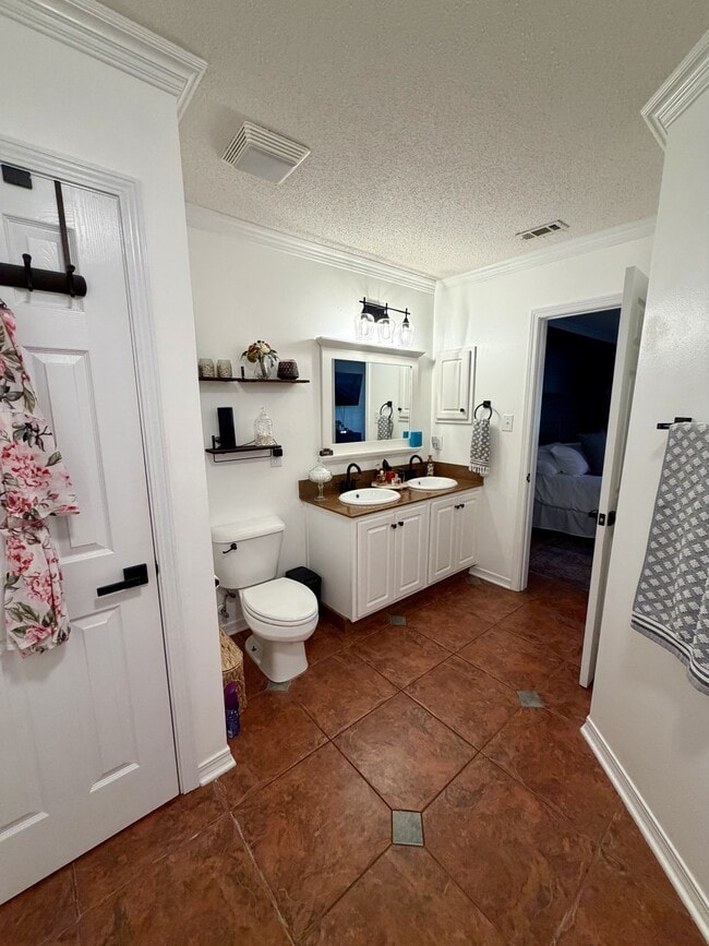 Building Photo - 3406 Hermitage Ct