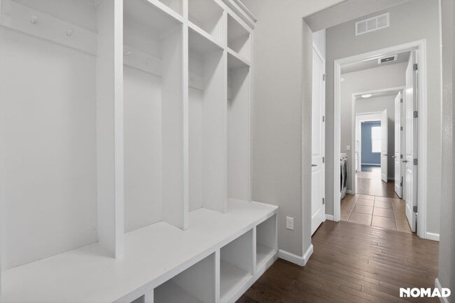 Building Photo - 11009 Yates Ct