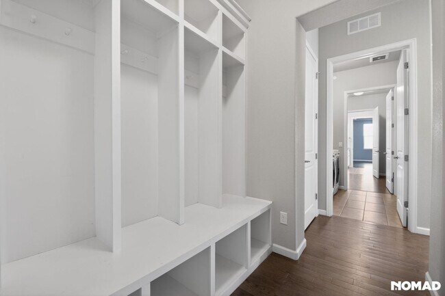 Building Photo - Luxury 3-Bedroom Legacy Ridge Living with Mountain Views