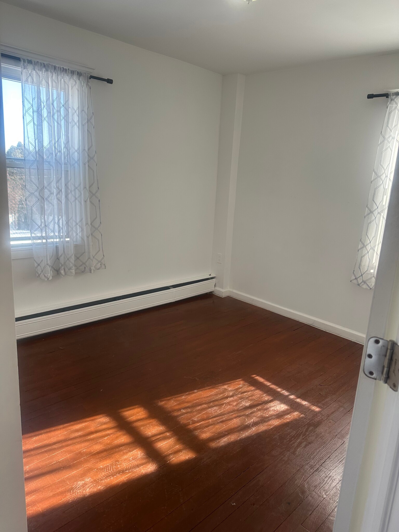 Building Photo - 125 Harwinton Ave