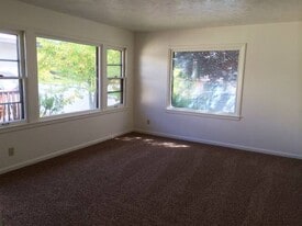 Building Photo - 800 W 1st St