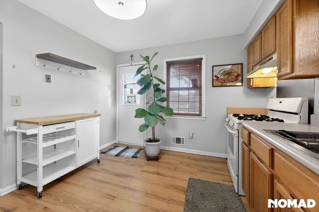 Building Photo - Charming 2BR Apartment in Metuchen
