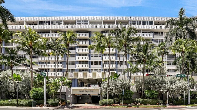 Building Photo - 800 West Ave