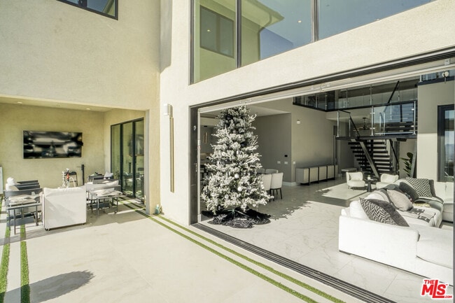 Building Photo - 20306 Willoughby Ln