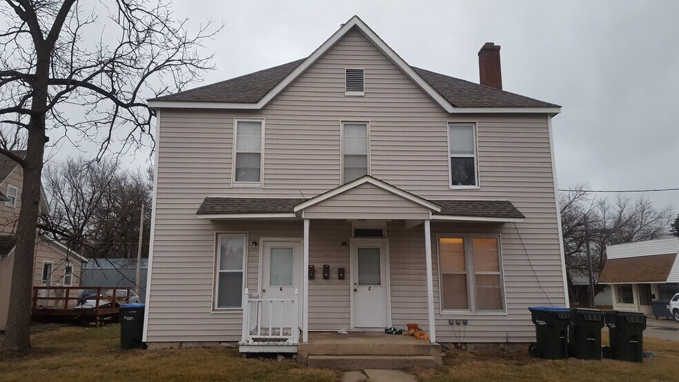 Primary Photo - 515 E Pierce St., Apt.A