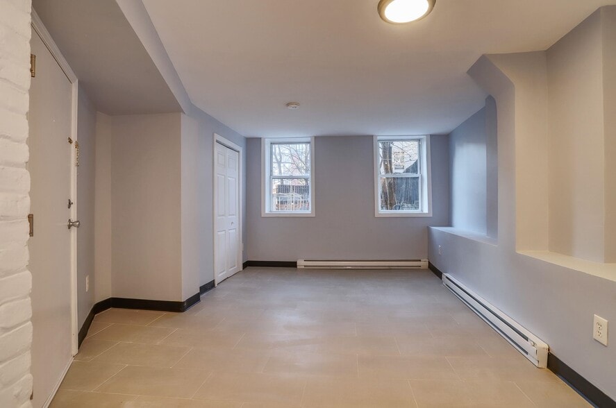 Building Photo - 320 Jefferson St