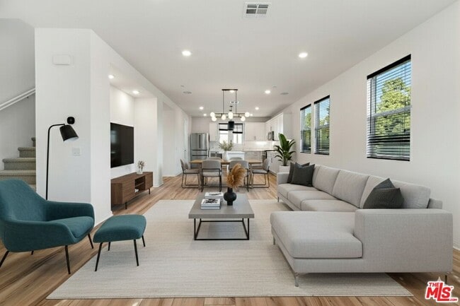 Building Photo - 725 Daniel Freeman Cir