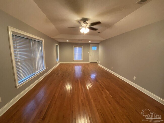 Building Photo - 3263 Damon Dr