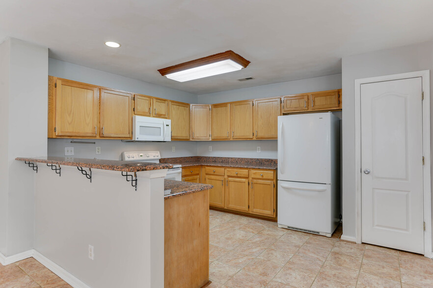 Building Photo - 1553 Wynd Crest Way