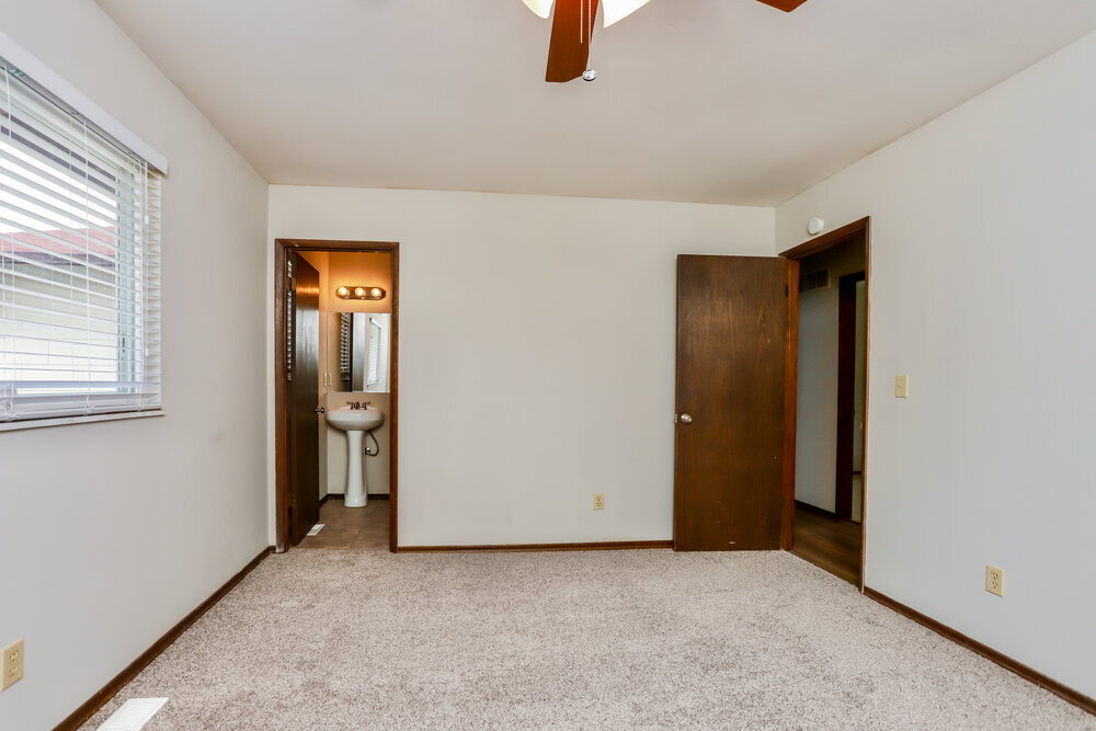 Building Photo - 1126 Borden Dr