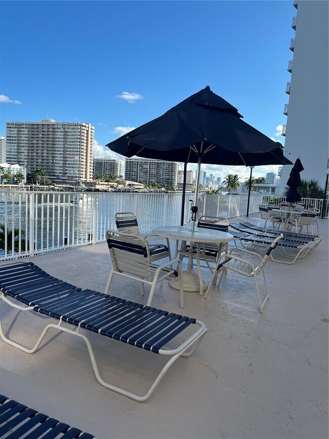 Building Photo - 111 Golden Isles Dr