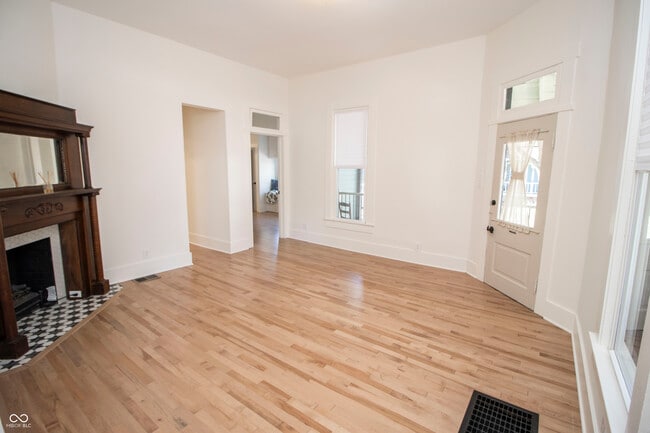 Building Photo - 1383 Cherry St