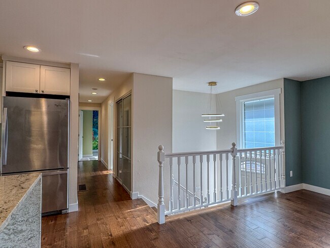 Building Photo - 9300 NE 132nd Pl