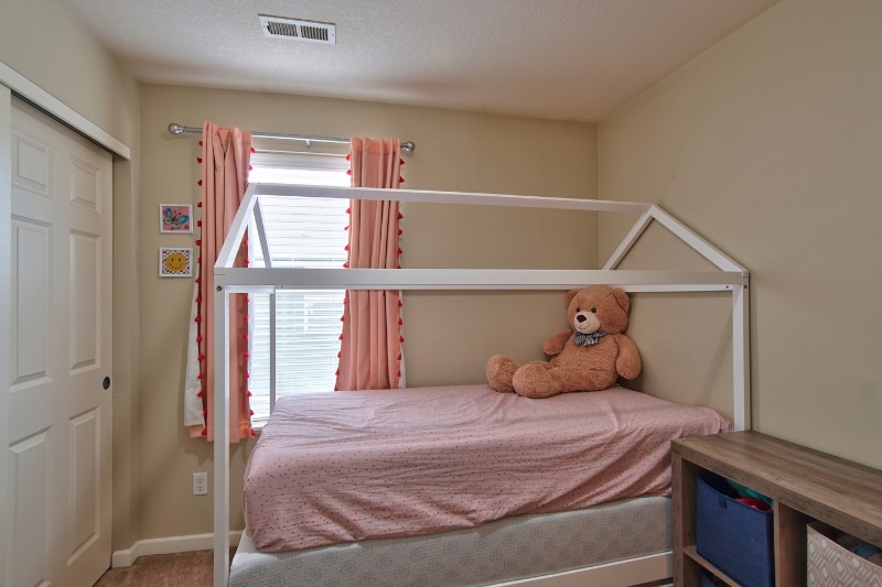 Building Photo - 17536 SW Parkway Ct