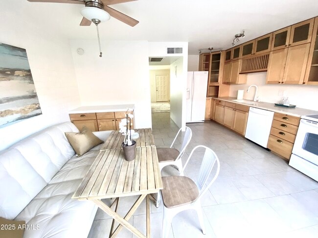 Building Photo - 3638 E Monterosa St
