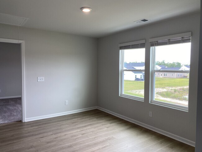 Building Photo - 105 Stillhouse Dr