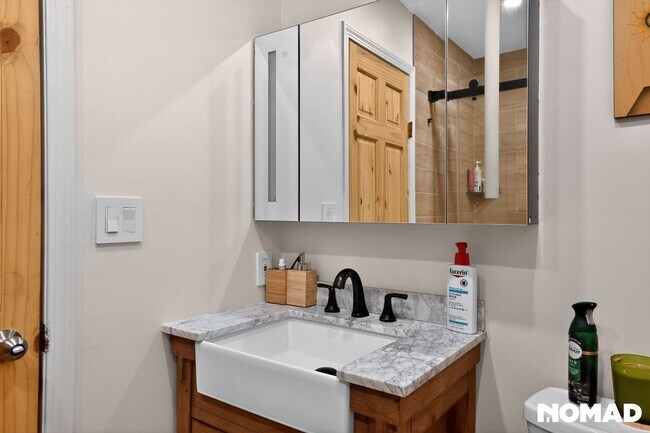 Building Photo - Charming 3BR Duplex in Incline Village