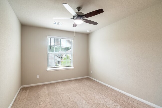 Building Photo - 2413 Tavo Trails Dr