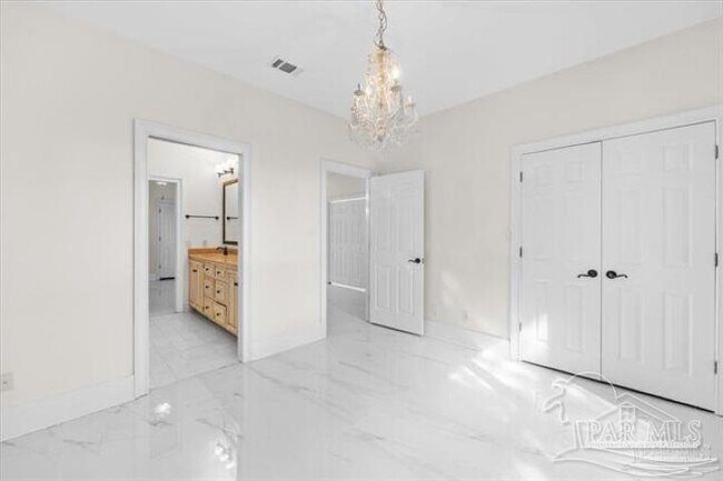 Building Photo - 4700 Bohemia Dr