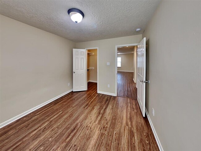 Building Photo - 2330 Colonial Springs Ln