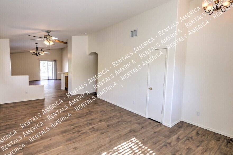 Building Photo - 10984 N Double Eagle Ct