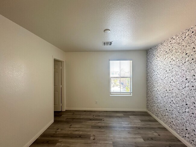 Building Photo - Madison Cove
