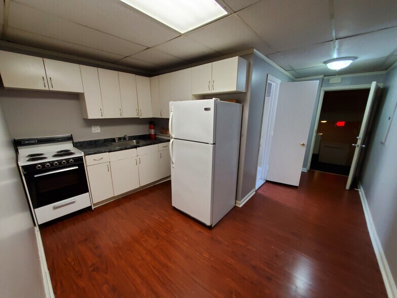 unfurnished - 1909 Chestnut St