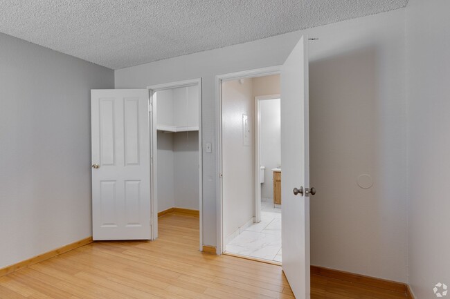 Interior Photo - Fountain Oaks Apartments