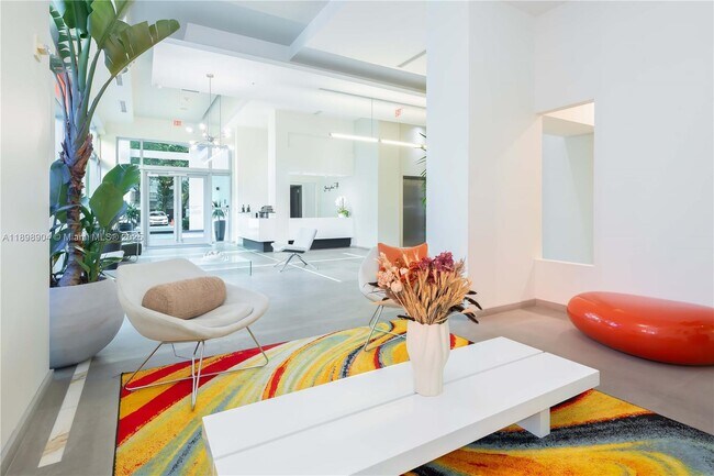 Building Photo - 333 NE 24th St