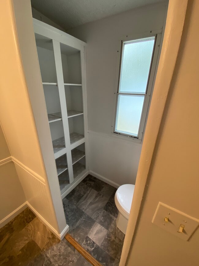 Building Photo - 417 Ranch Rd