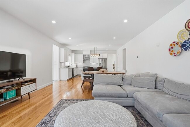 Building Photo - 279 W Central St