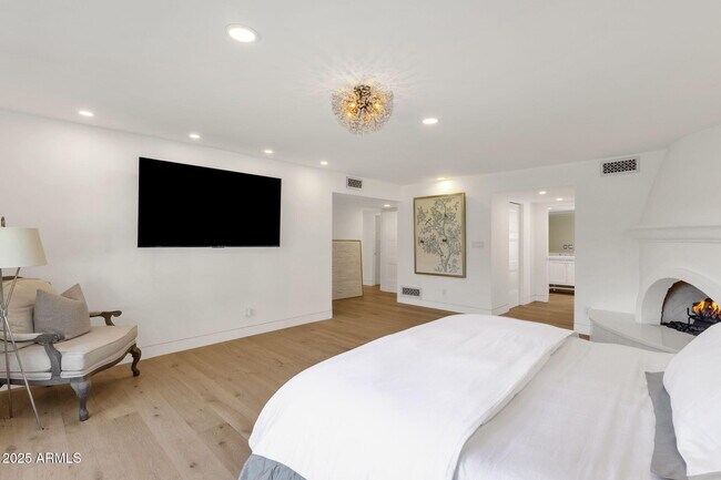 Building Photo - 6954 E Caballo Dr