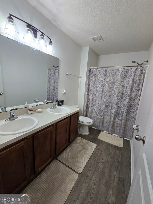 Building Photo - 101 Cedar Breeze Dr