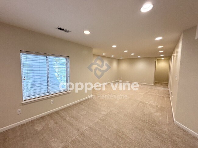 Building Photo - 14487 Jason Dr