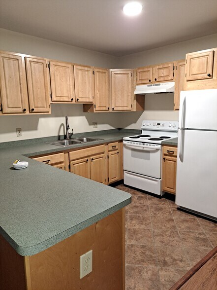 Building Photo - 3229 7th Ave