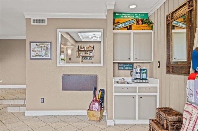 Building Photo - 143 World of Tennis Sq